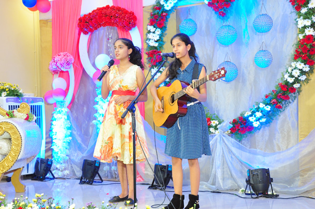 Bro Andrew Richard & Sis Hanna Celebrated their 25th Silver Jubilee Wedding anniversary with great grandeur at the Prayer Center in Mangalore here on May 04th, 2018 amidst a large number of devotees.